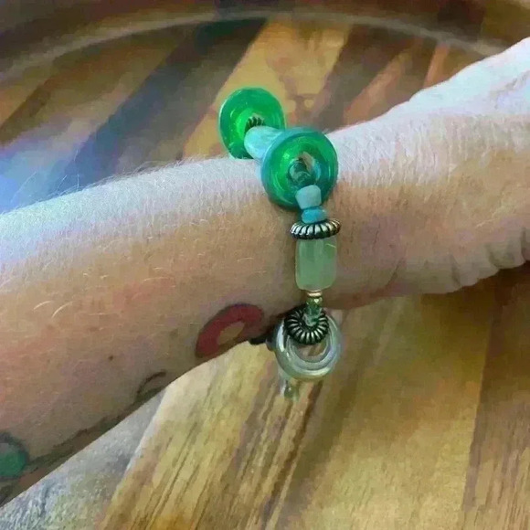 Hand crafted ONE OF A KIND beaded bracelet, various materials used Size 7” - Picture 2 of 4